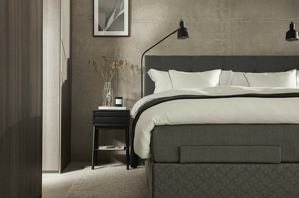 Makuuhuoneen valaisimen ja maton valinta