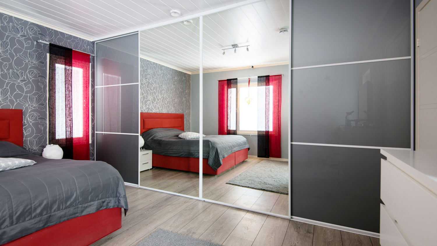 Lakeus Design -mittatilauskaapit