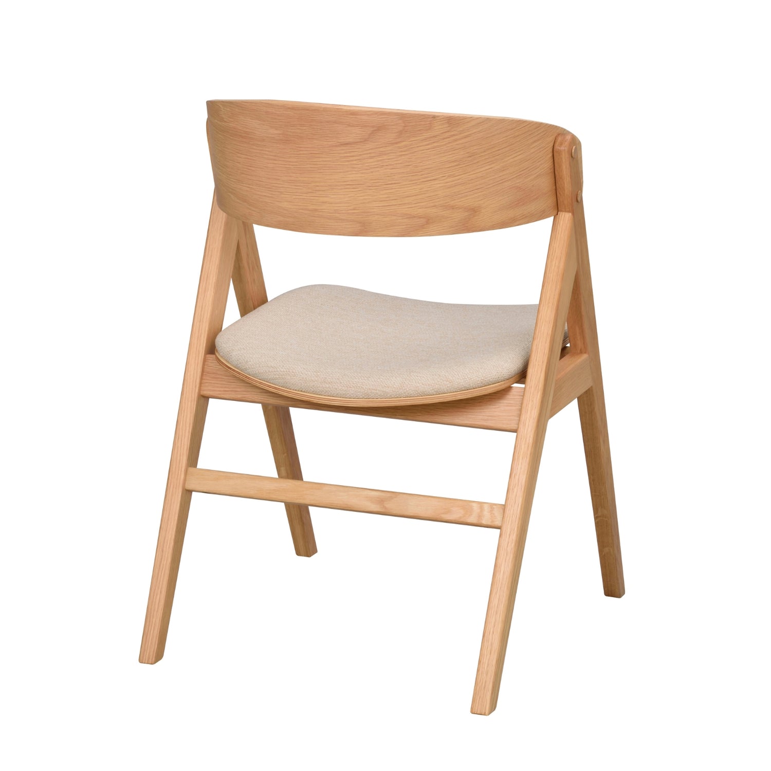 Tammenvärinen Waterton-tuoli, jossa beige verhoilu istuinosassa.
