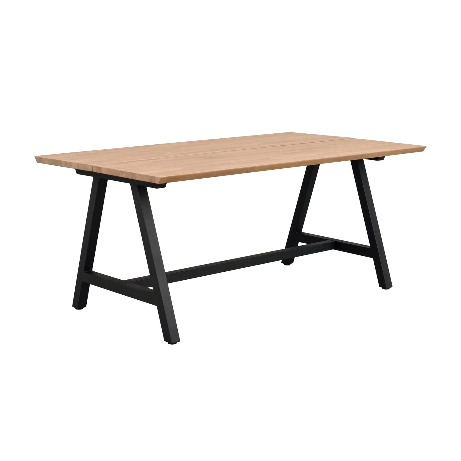 Carradale-ruokapöytä tammenvärisellä kannella ja mustilla A-mallisilla metallijaloilla.