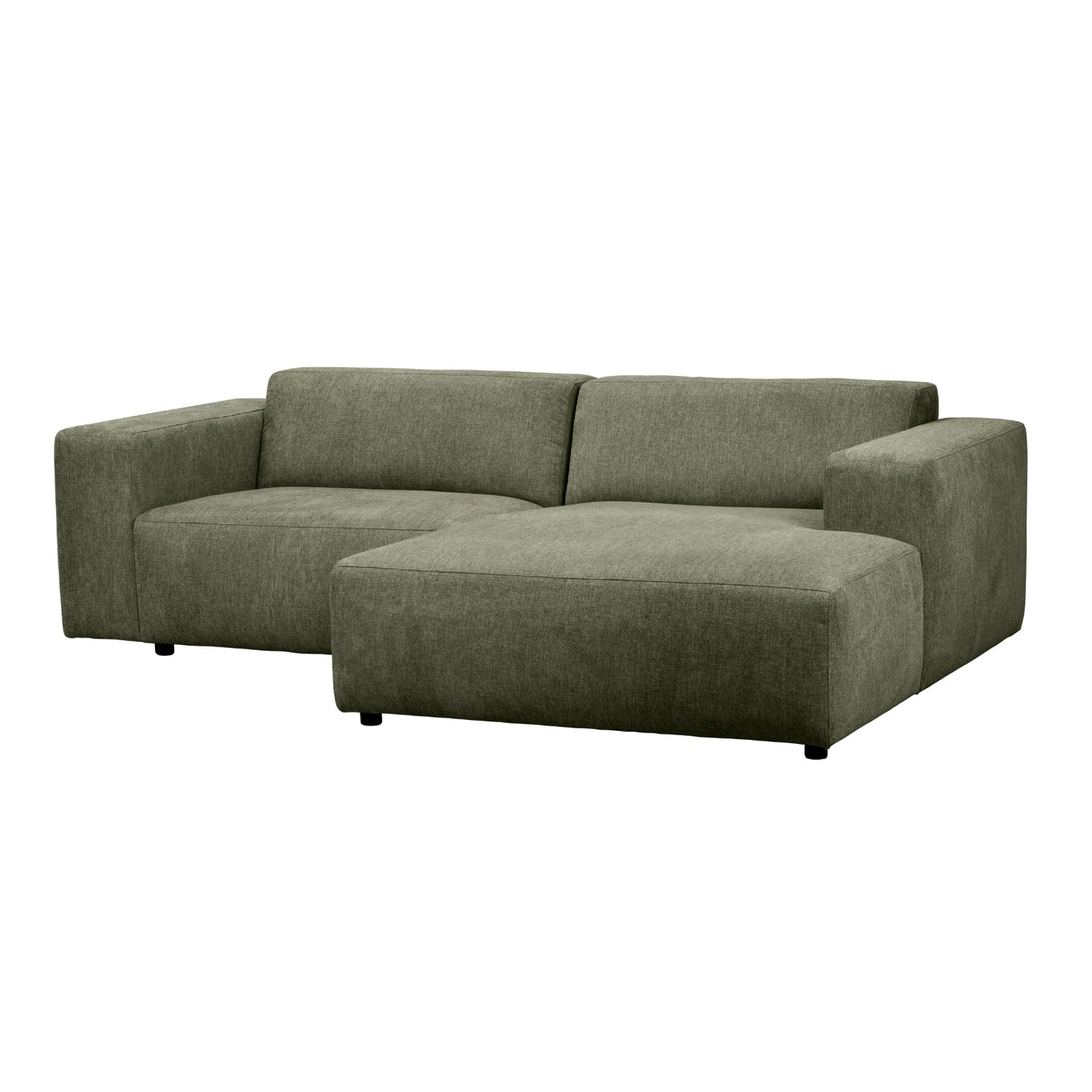 Kolmen istuttava Willard-divaanisohva oliivinvihreällä Brenda (#77)-kankaalla. Divaani oikealla.