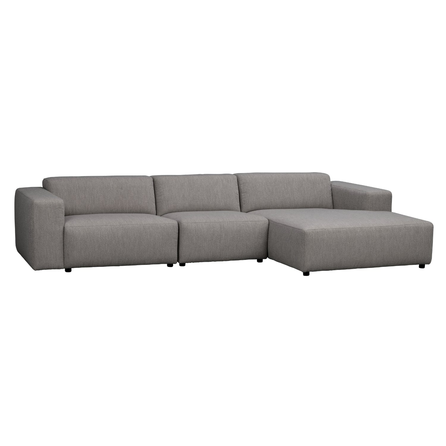 Neljän istuttava Willard-divaanisohva harmaalla Alice (#149) -kankaalla. Divaani oikealla.