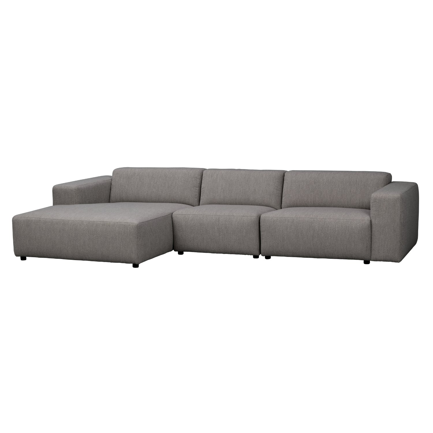 Neljän istuttava Willard-divaanisohva harmaalla Alice (#149) -kankaalla. Divaani vasemmalla.