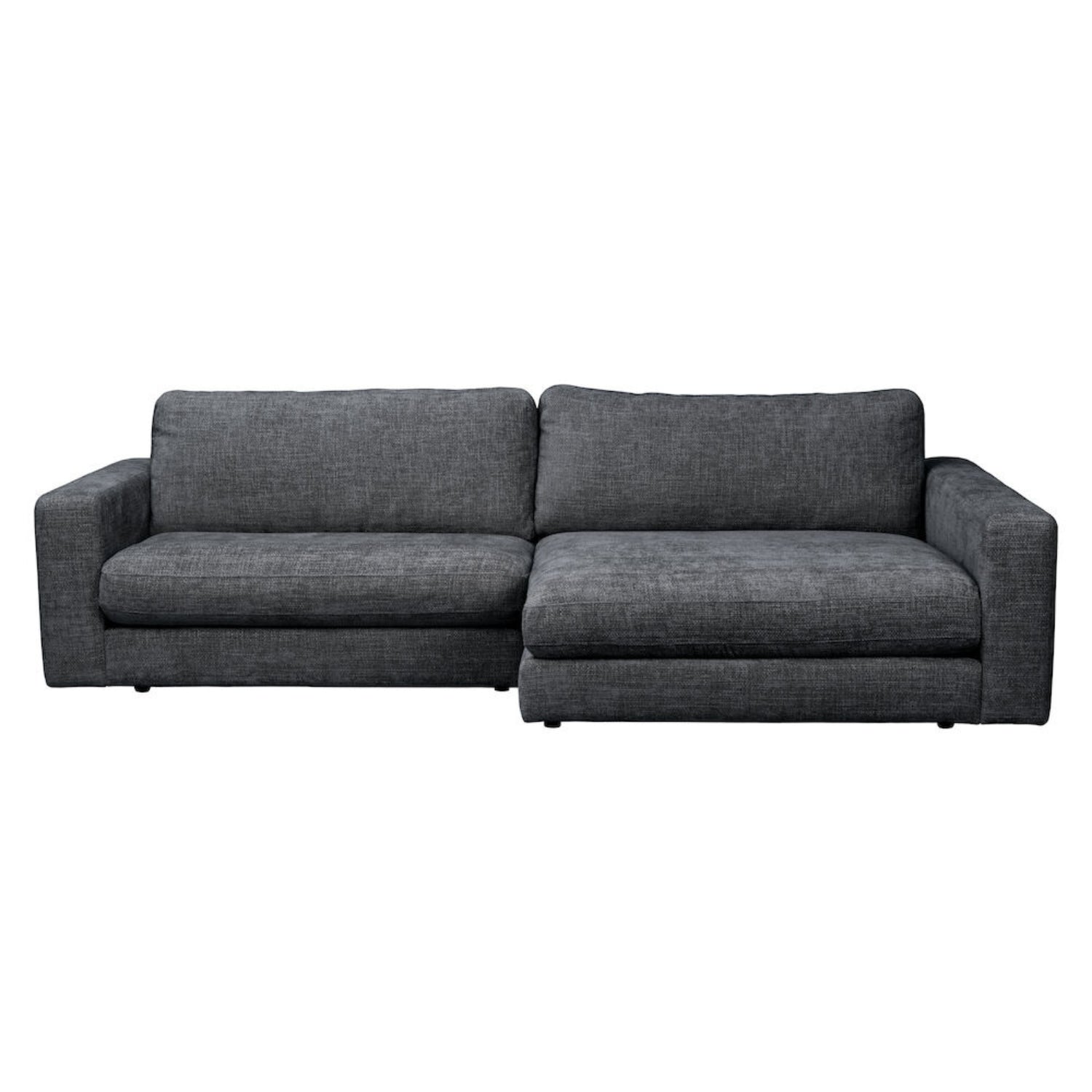 Tummanharmaa Duncan 3-istuttava sohva Robin (#66)-kankaalla. Divaaniosa oikealla.