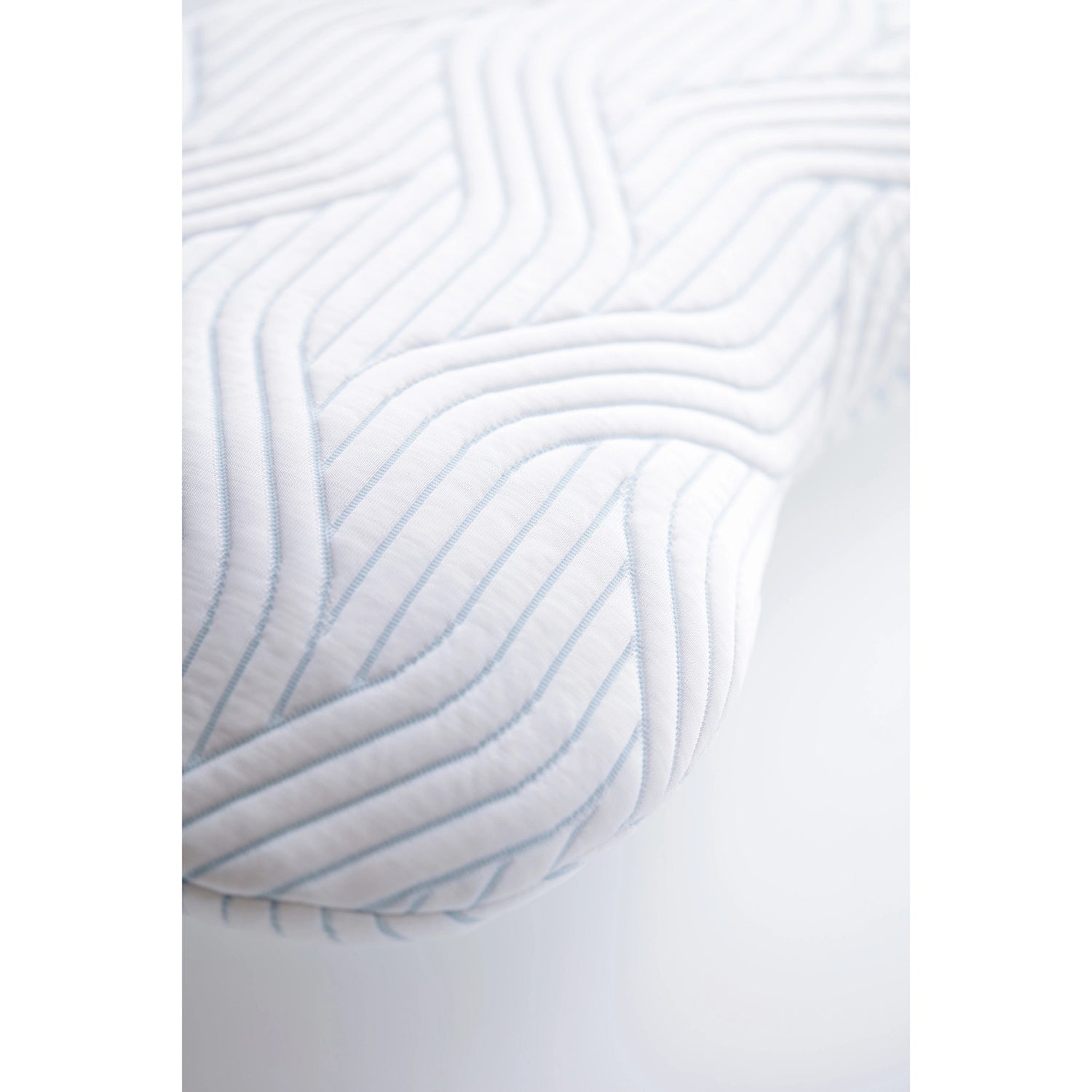 Tempur Sonata -tyynyssä on 3D-kuvioitu viilentävä Smart Cool-päällinen.