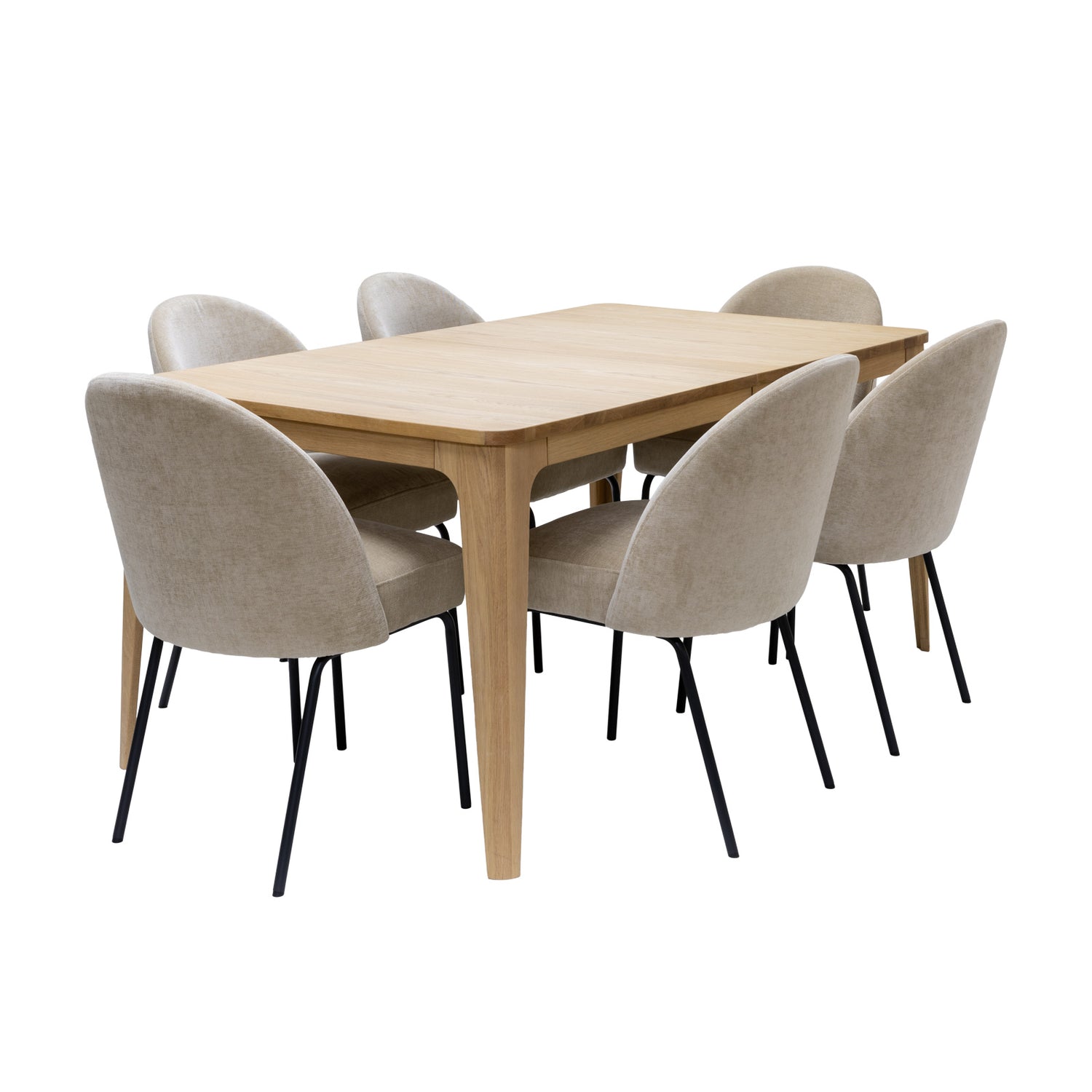 Kuvassa on valkopigmentoitu tammenvärinen Amalfi-ruokapöytä yhdistettynä hiekanvärisiin kangasverhoiltuihin Creston-tuoleihin. Kuvassa ruokapöytä on 160 x 90 cm koossa, eli ilman mukana tulevaa jatkolevyä.