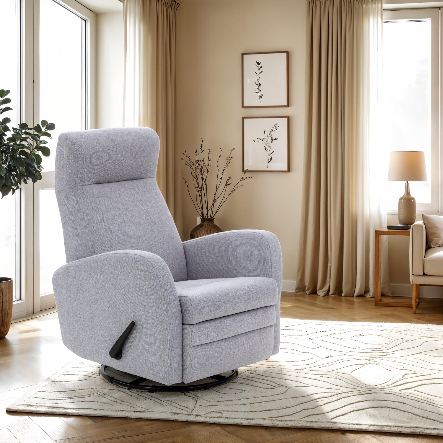 Kuvassa on Anton-mekanismituoli vaaleanharmaalla Austin 18-kangasverhoilulla.