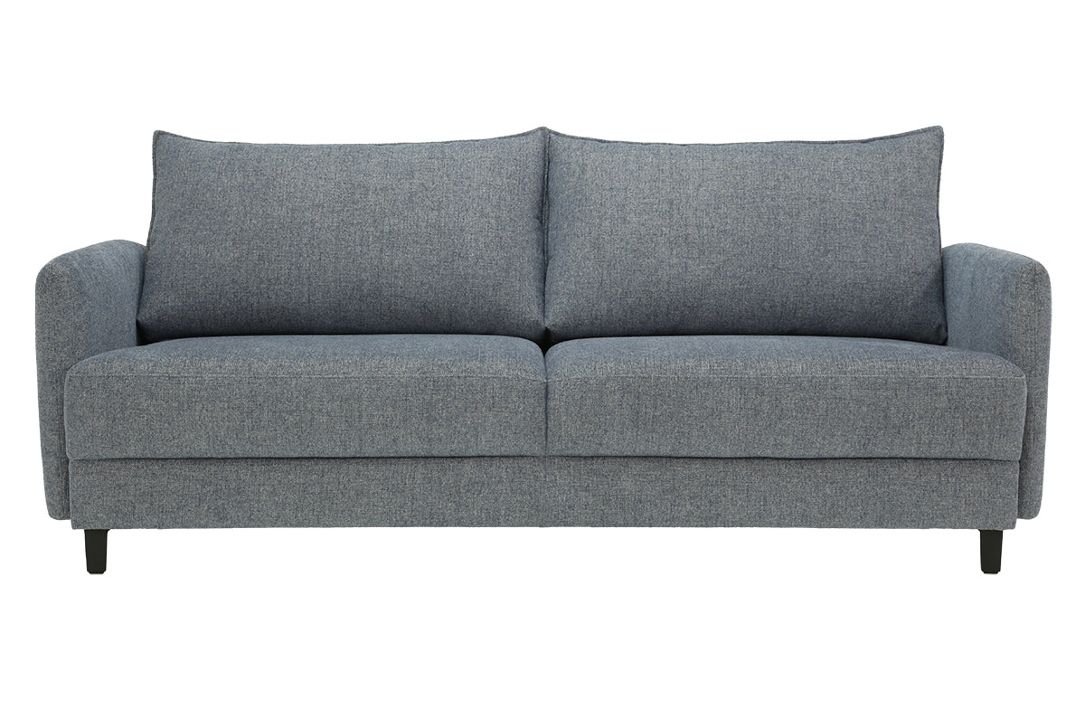 Dalby-sohva sinisellä Nuvola203-verhoilukankaalla ja mustilla metallijaloilla.