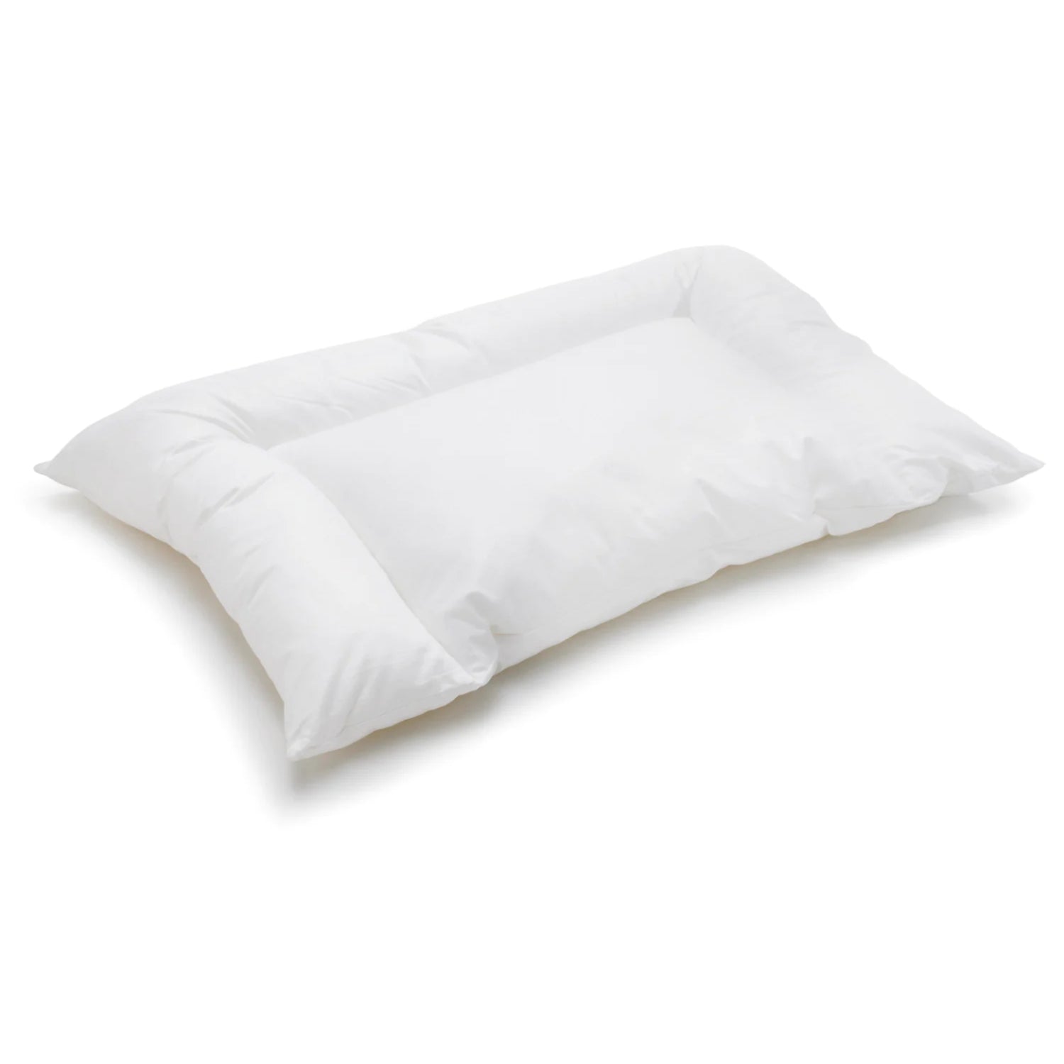 Familon Original -lastentyyny on pehmeästi muotoutuva matala tyyny, joka tarjoaa oikean tuen leikki-ikäisen päälle ja niskalle.