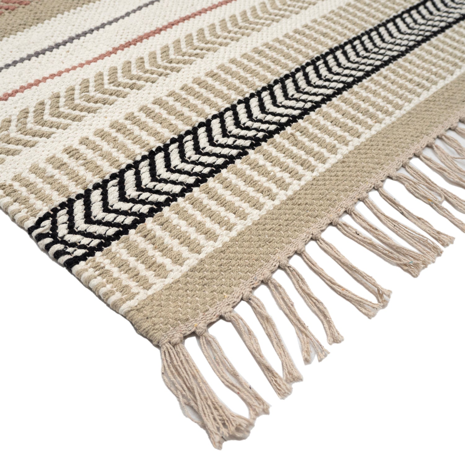 Lähikuvassa Leimu-maton hapsut vihreällä kuosilla.