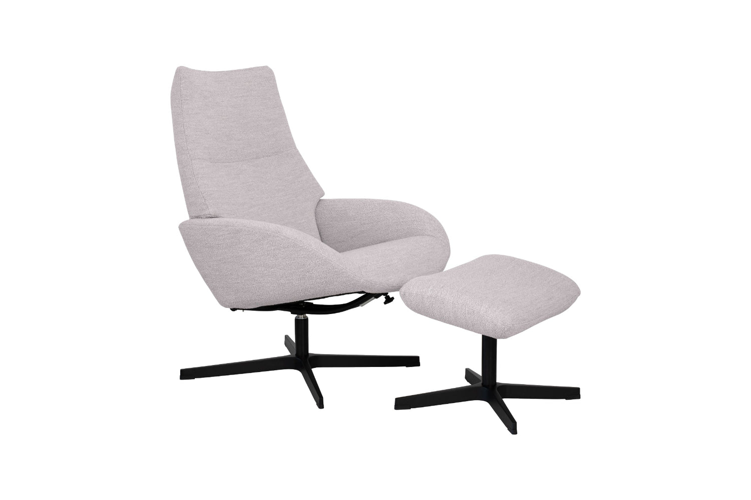 Kebe Lotus -tv-tuoli ja rahi vaalealla beigellä Alpine Ivory 049 -kangasverhoilulla ja mustalla Vision -ristikkojalalla. Settiin kuuluu optimaalisena jalkatukena toimiva rahi.