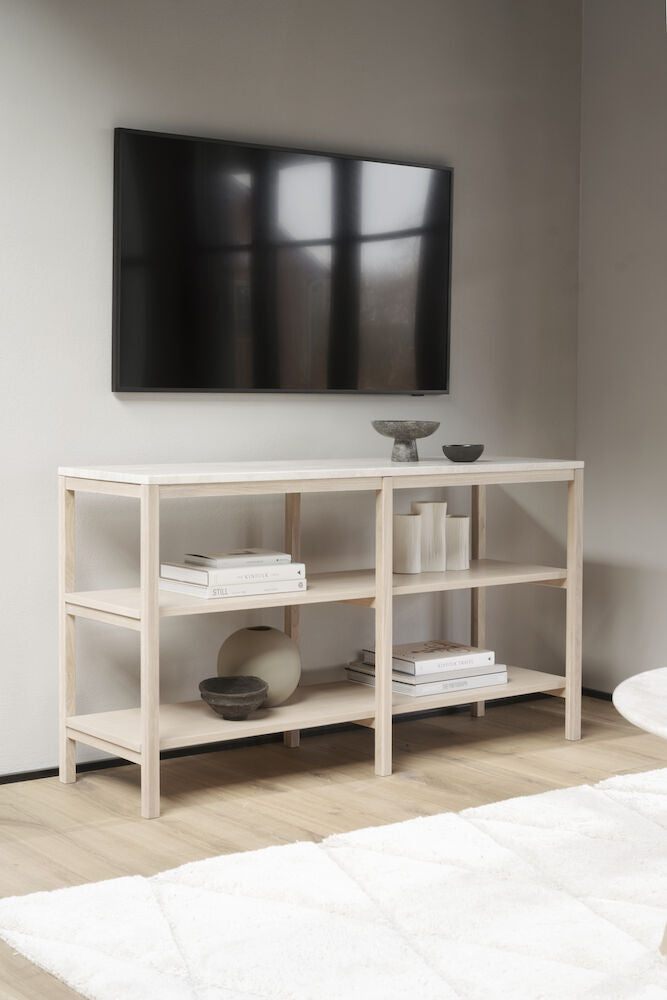 Valkotammenvärinen Orwel-konsolipöytä 140 x 40 cm. Upea 3-tasoinen sivupöytä tarjoaa tilaa vaikkapa koriste-esineille.