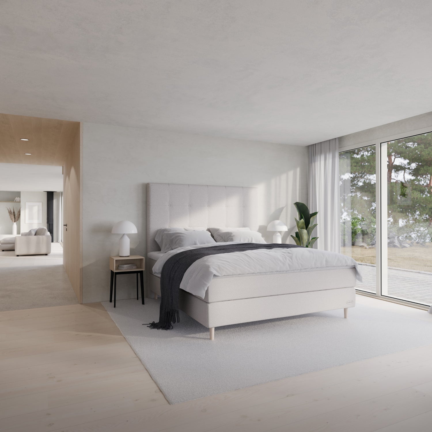 Jensen Opal -jenkkisängyn vaaleanharmaa Light Grey 186 verhoilu ja 14 cm korkeat valkotammenväriset Conic-jalat. TempSmart -sijauspatja ja jalat sisältyvät hintaan. Jensen Libra-sängynpääty ja Charon- yöpöytä myydään erikseen.