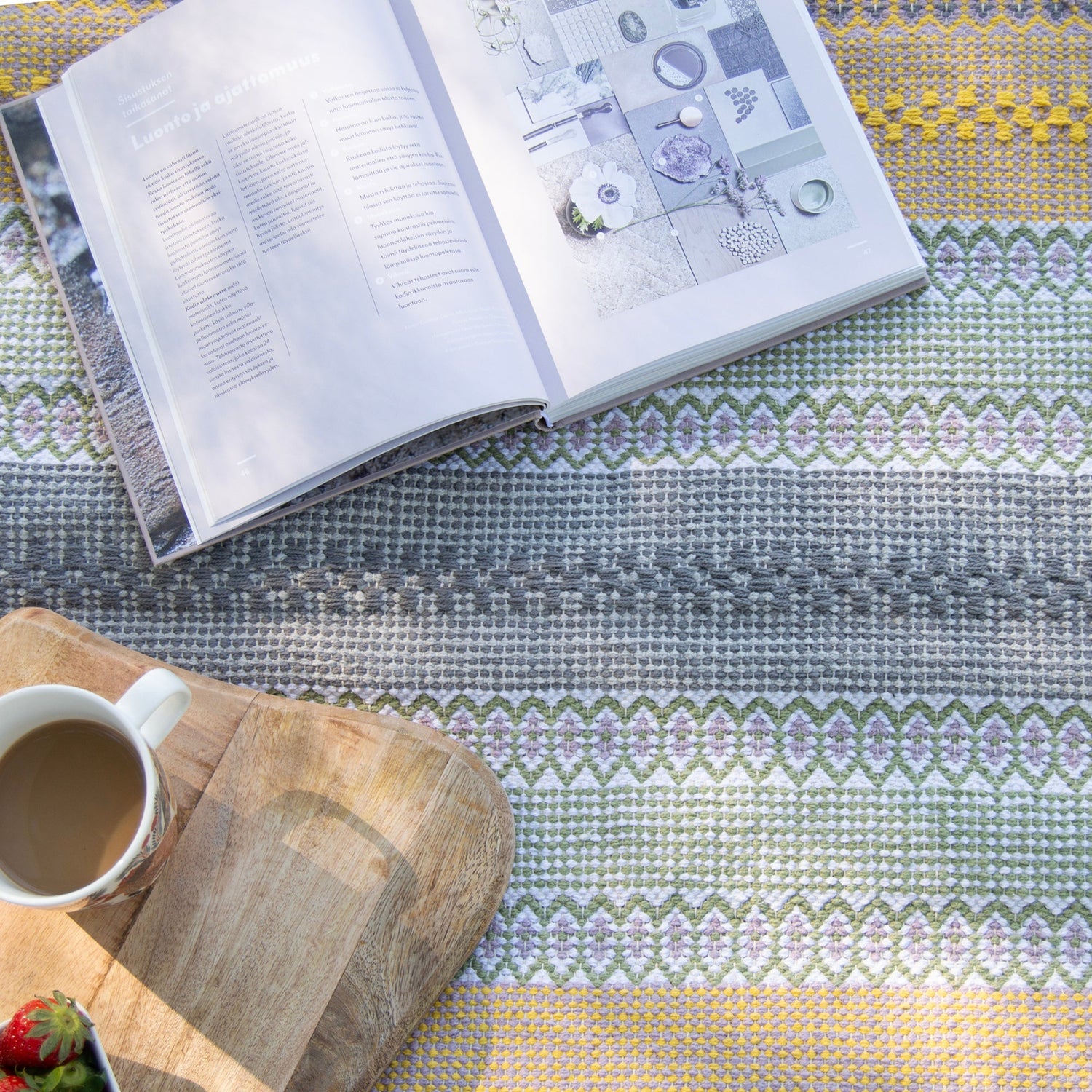 Kuvassa on Polkka-puuvillamaton monivärinen keltaisen sävyinen vihreä-keltainen väri.