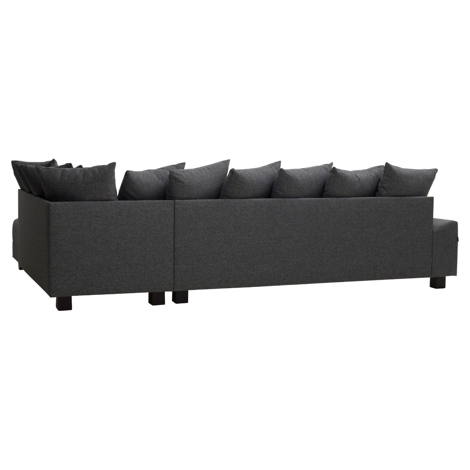 Sara-avokulmasohva oikeanpuoleisella divaanilla ja antrasiitinvärisellä Focus 96 -kangasverhoilulla, sekä mustilla 10 cm korkeilla Pölkky-jaloilla. Sohva on kauttaaltaan viimeistelty huolellisesti, joten se sopii myös keskilattialle.