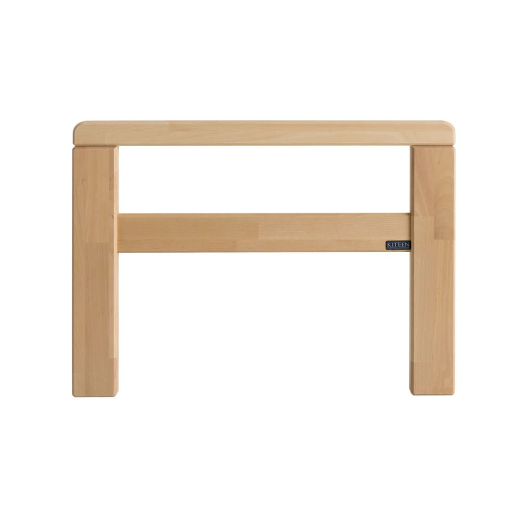 Seniori-sängyn nousutuki lakattua koivua.