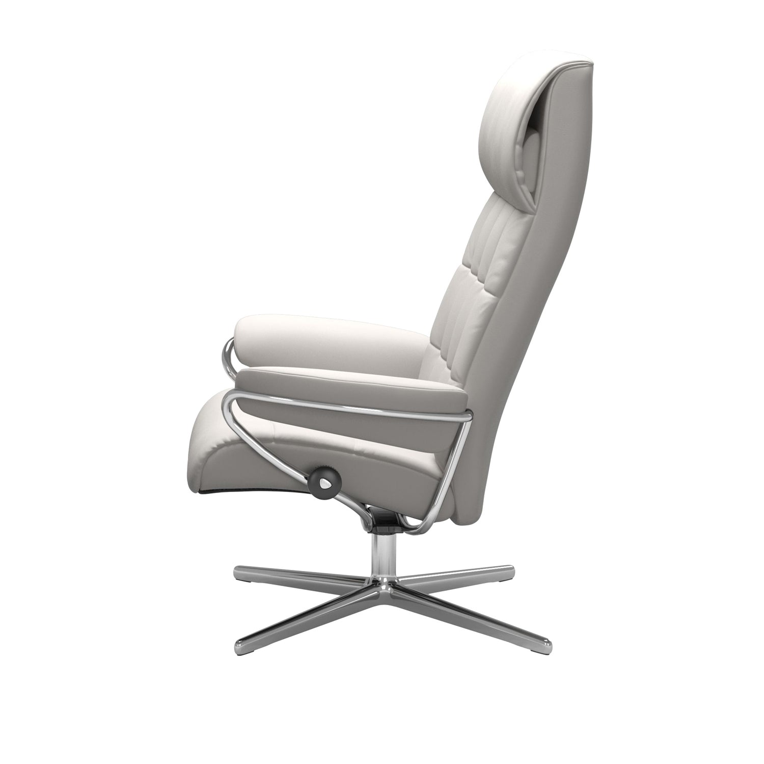 Stressless London, korkeaselkänojainen -lepotuoli valkoisena: Milky White 05 Batick -nahkaverhoilulla ja kiiltävällä Cross-alumiinijalustalla.
