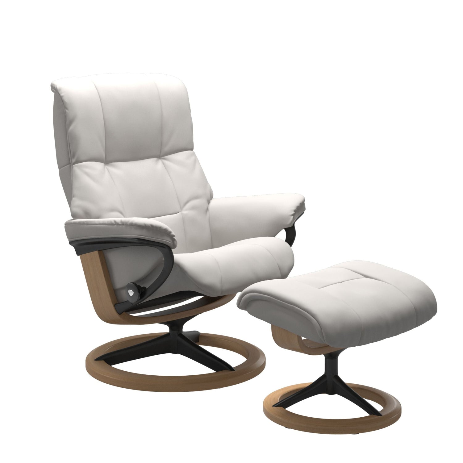 Stressless Mayfair M -lepotuoli ja rahi valkoisena: Milky White 05 Batick -nahkaverhoilulla ja tammi petsi 04 pyökki/mattamusta alumiini 45 -Signature-yhdistelmäjalustalla.