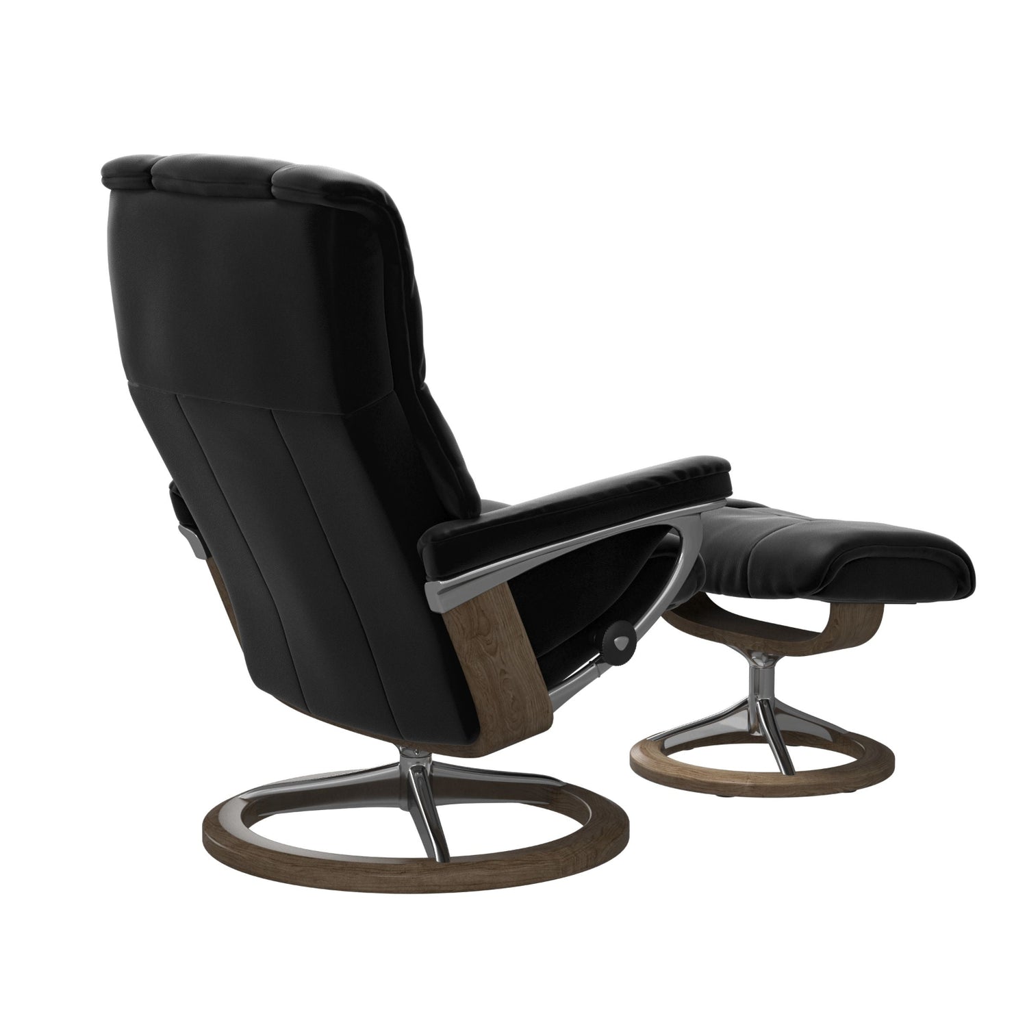 Stressless Mayfair M -lepotuoli ja rahi mustana: Black 19 Paloma-nahkaverhoilulla ja savutammi 13 petsattu pyökki/kiiltävä alumiini Alu 40 -Signature-yhdistelmäjalustalla.
