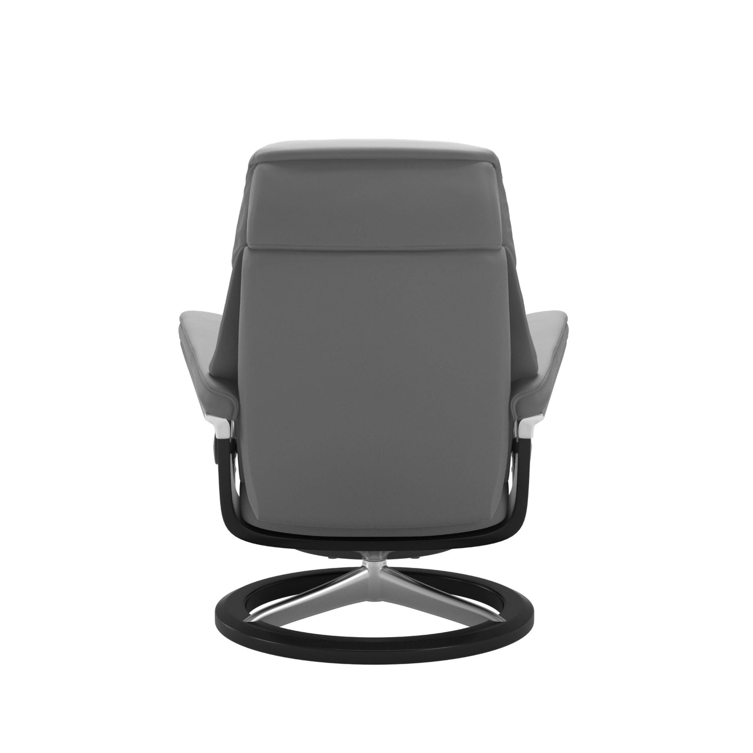 Stressless Ruby -lepotuoli harmaana: Wild Dove 80 Batick-nahkaverhoilulla ja musta petsattu pyökki/kiiltävä alumiini -Signature-yhdistelmäjalustalla.