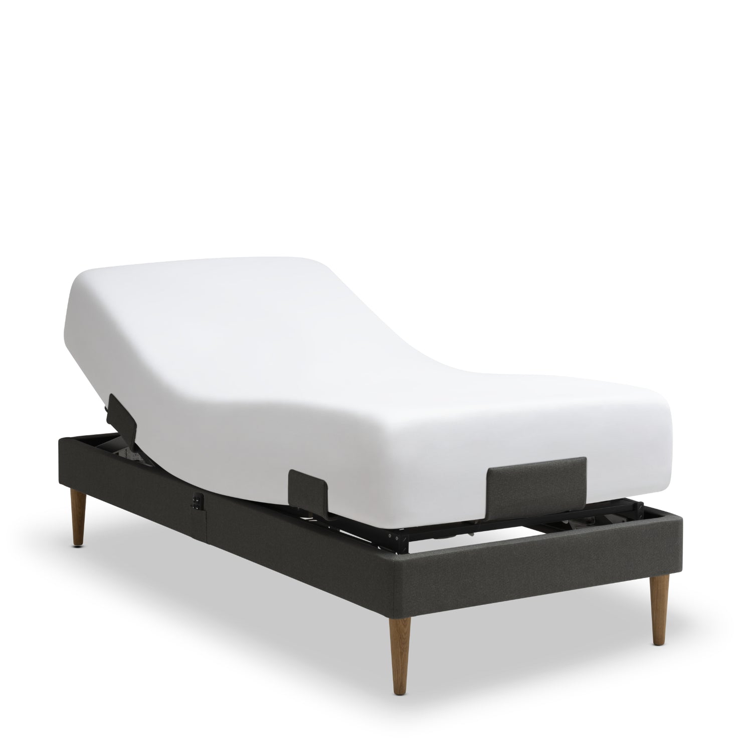 Tempur Move-säätövuode hiilenmustalla Charcoal Grey -kankaalla verhoiltuna ja Tempur Pro 21 SmartCool patjalla, sekä luonnonvärisillä tammijaloilla.