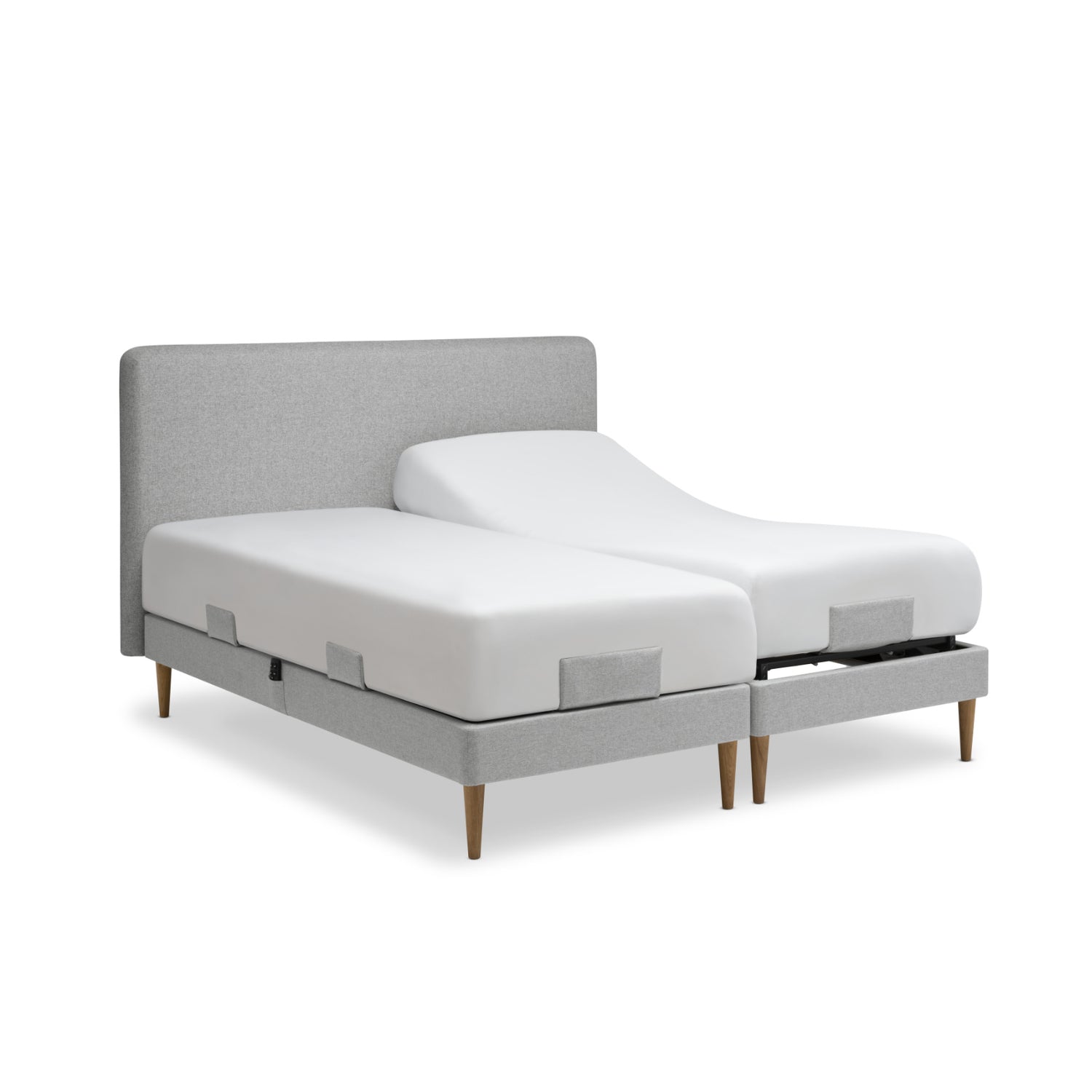 Tempur Move-säätövuode parisänkypakettina harmaalla Stone -kankaalla verhoiltuna ja Tempur Pro 21 SmartCool patjoilla, sekä luonnonvärisillä tammijaloilla. Kuvan sängynpääty ja lakanat myydään erikseen.