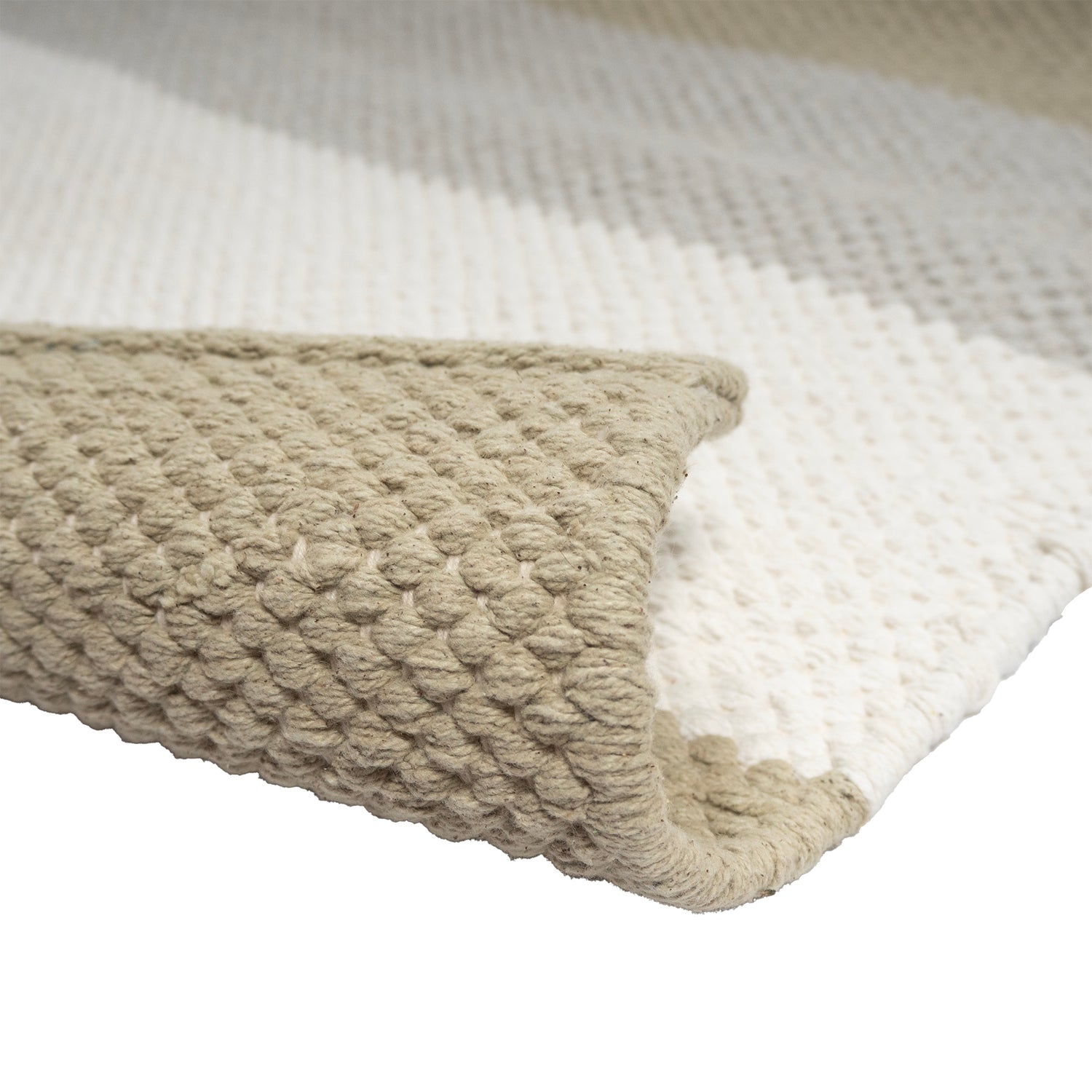 Valkama-matto vaaleanvihreillä raidoilla.