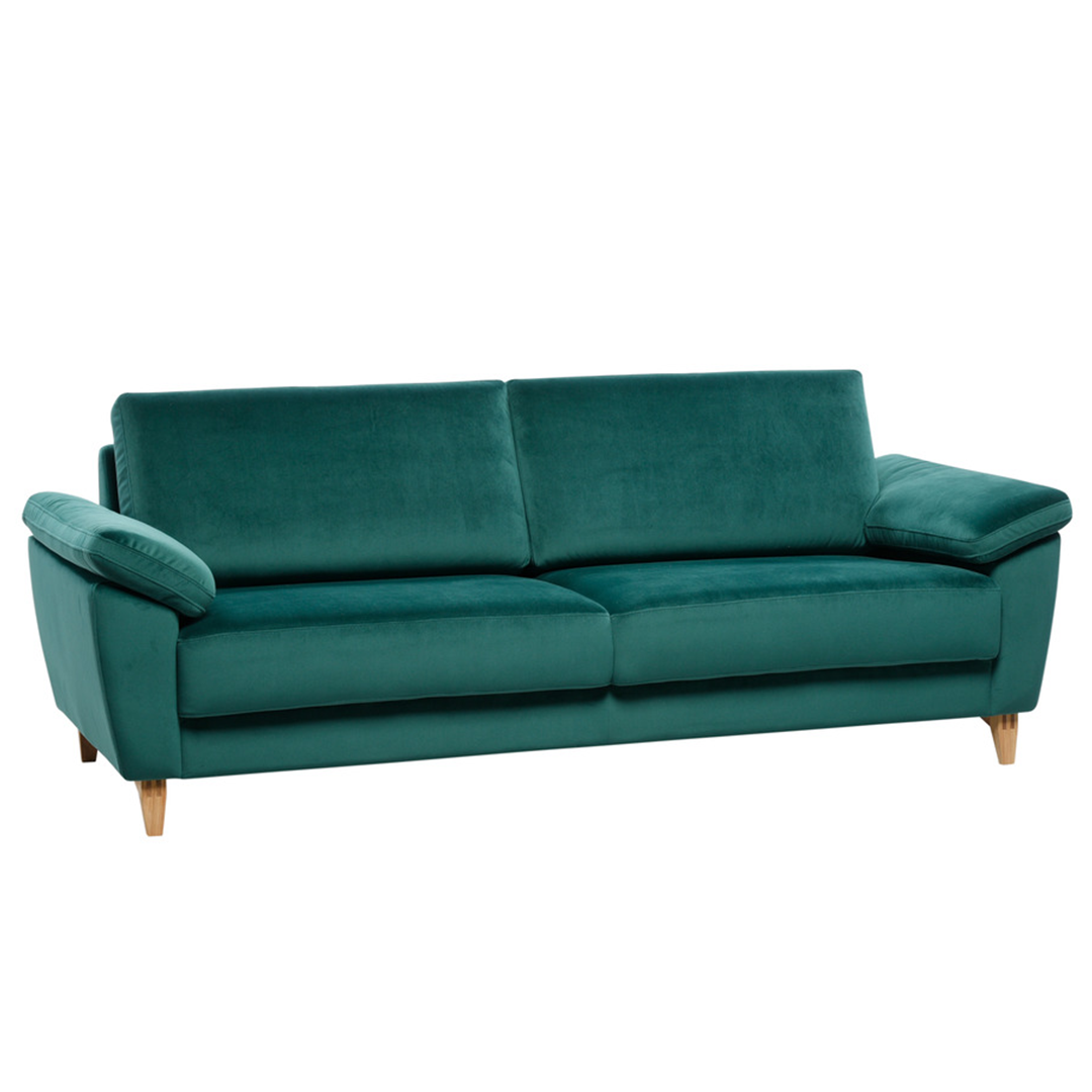 Monika 3-istuttavassa sohvassa on Luxoe 88 -kangasverhoilu ja puujalat.