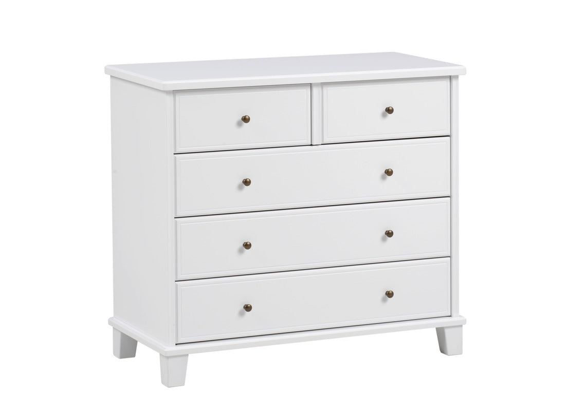 Leveä valkoinen Aada-lipasto.