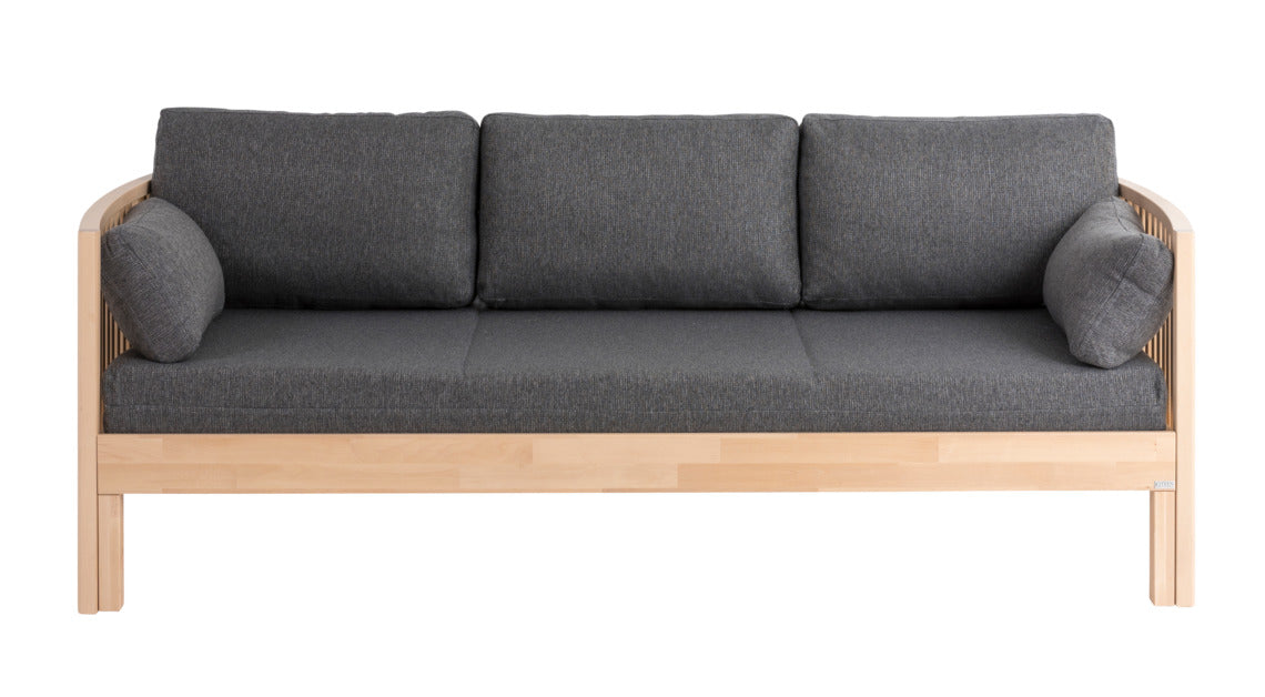 Massiivikoivuinen Aarre-vuodesohva harmaalla Levon-taittopatjasarjalla. Patjasarja myydään erikseen.