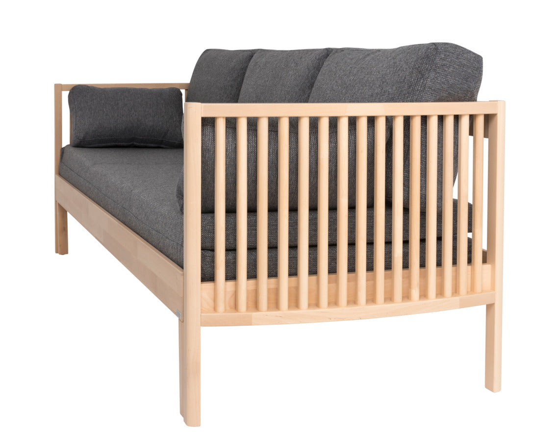 Massiivikoivuisen Aarre-vuodesohvan uniikki pinnapääty.