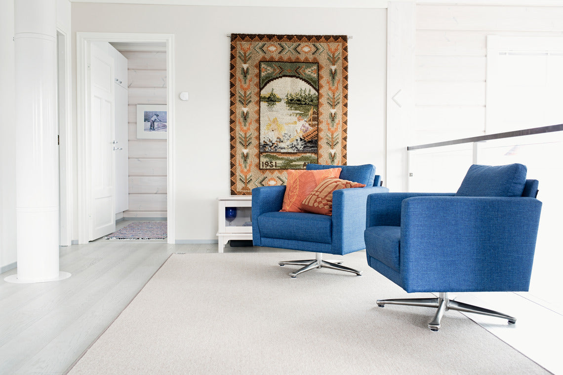 Esmeralda paperinaru-matto soveltuu sekä kotikäyttöön, että julkisiin tiloihin. Kuvassa beige matto kapealla kanttauksella.