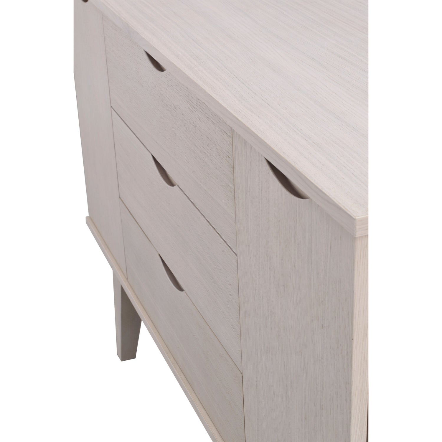 Lähikuva valkotammenvärisestä 122 cm leveästä Filippa-senkistä.