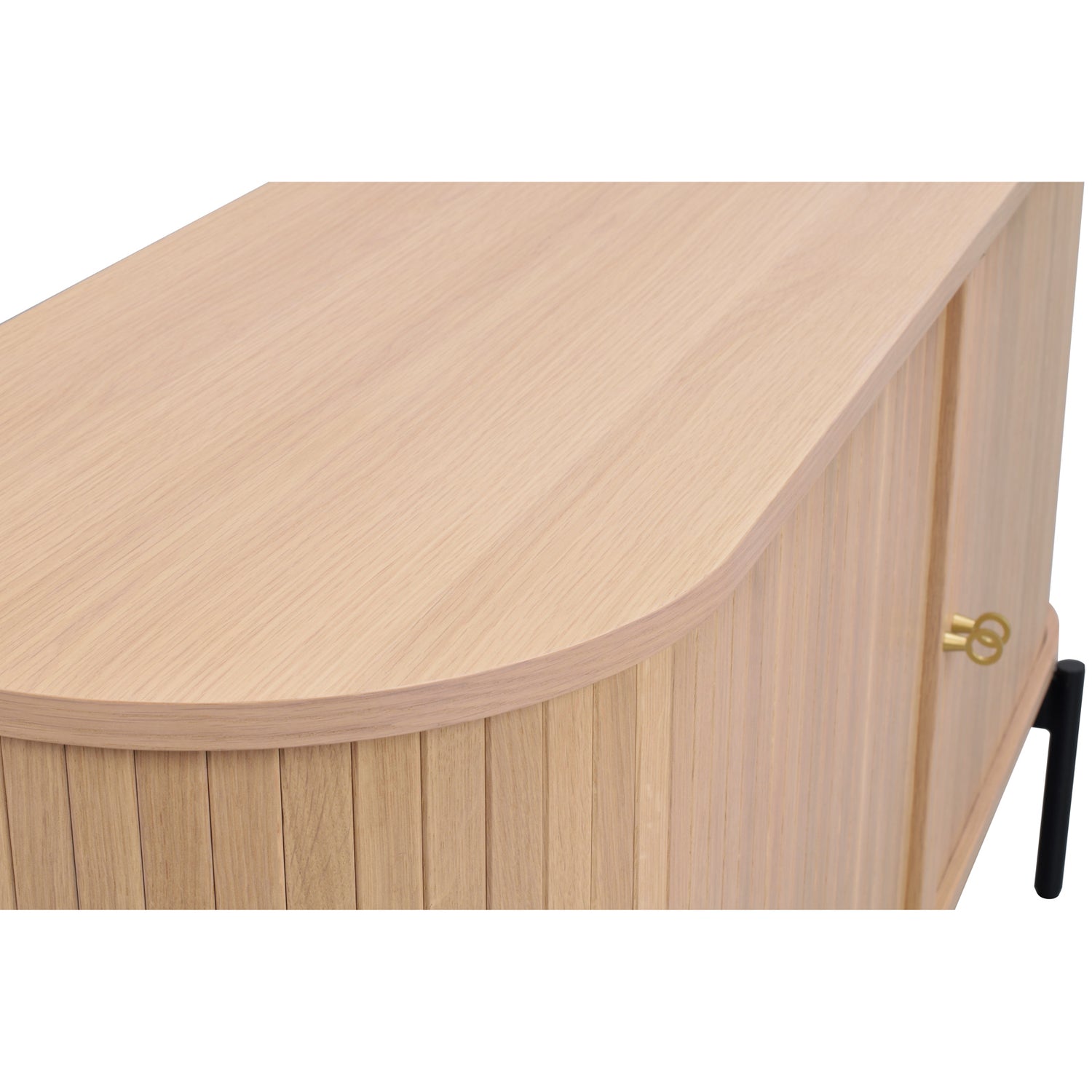 Lähikuvassa valkotammenvärinen Haddington-senkki mustilla metallijaloilla. Ovaalinmuotoisessa senkissä on liukuovet messinginvärisillä vetimillä.