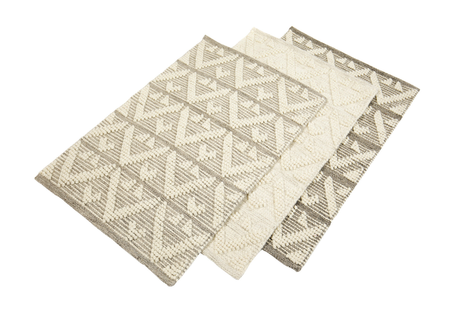 Helmi-villamaton värivaihtoehdot ovat vaaleanharmaa, luonnonvalkoinen ja tummanharmaa.