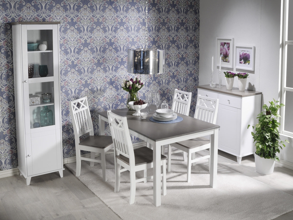 Valkoinen/harmaa Metro-tuolit yhdistettynä Kaisla-pöydän kanssa.