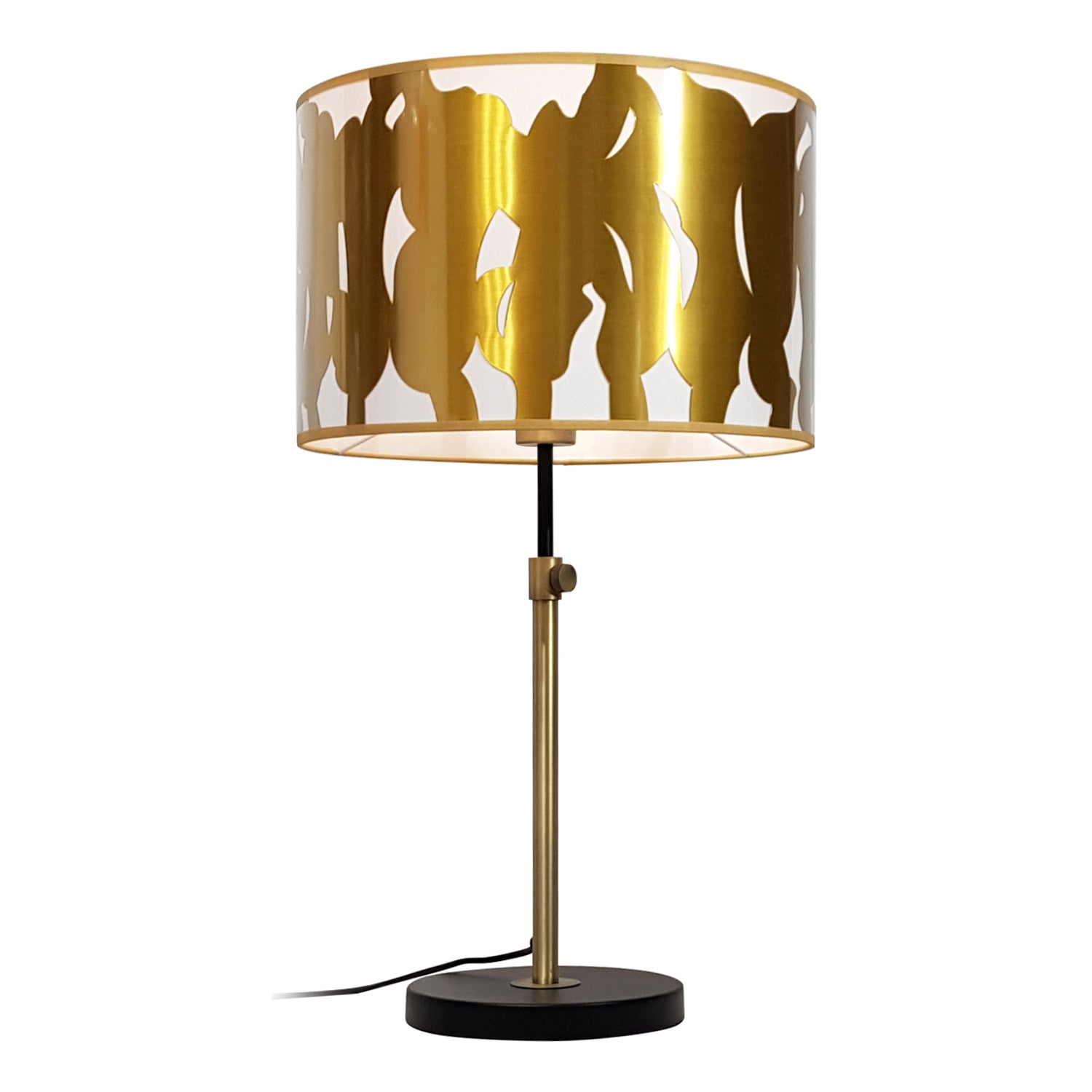 Laadukas Kallary-pöytävalaisin on osa Johanna Oraksen suunnittelemaa Kalla-tuoteperhettä.