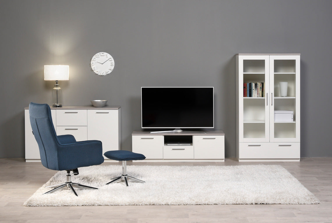 Kuvassa on Karo-sarjan kalusteita harmaalla kannella.