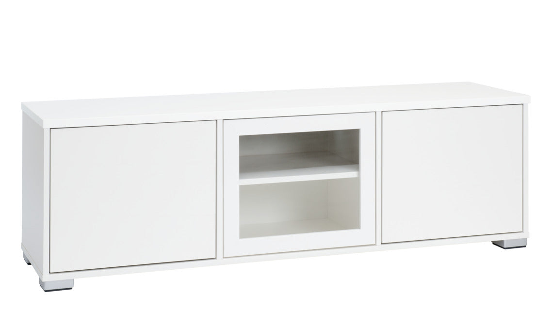 Kuvassa on 144 cm leveä kokovalkoinen Kivi-sarjan tv-taso hopeanvärisillä muovijaloilla.