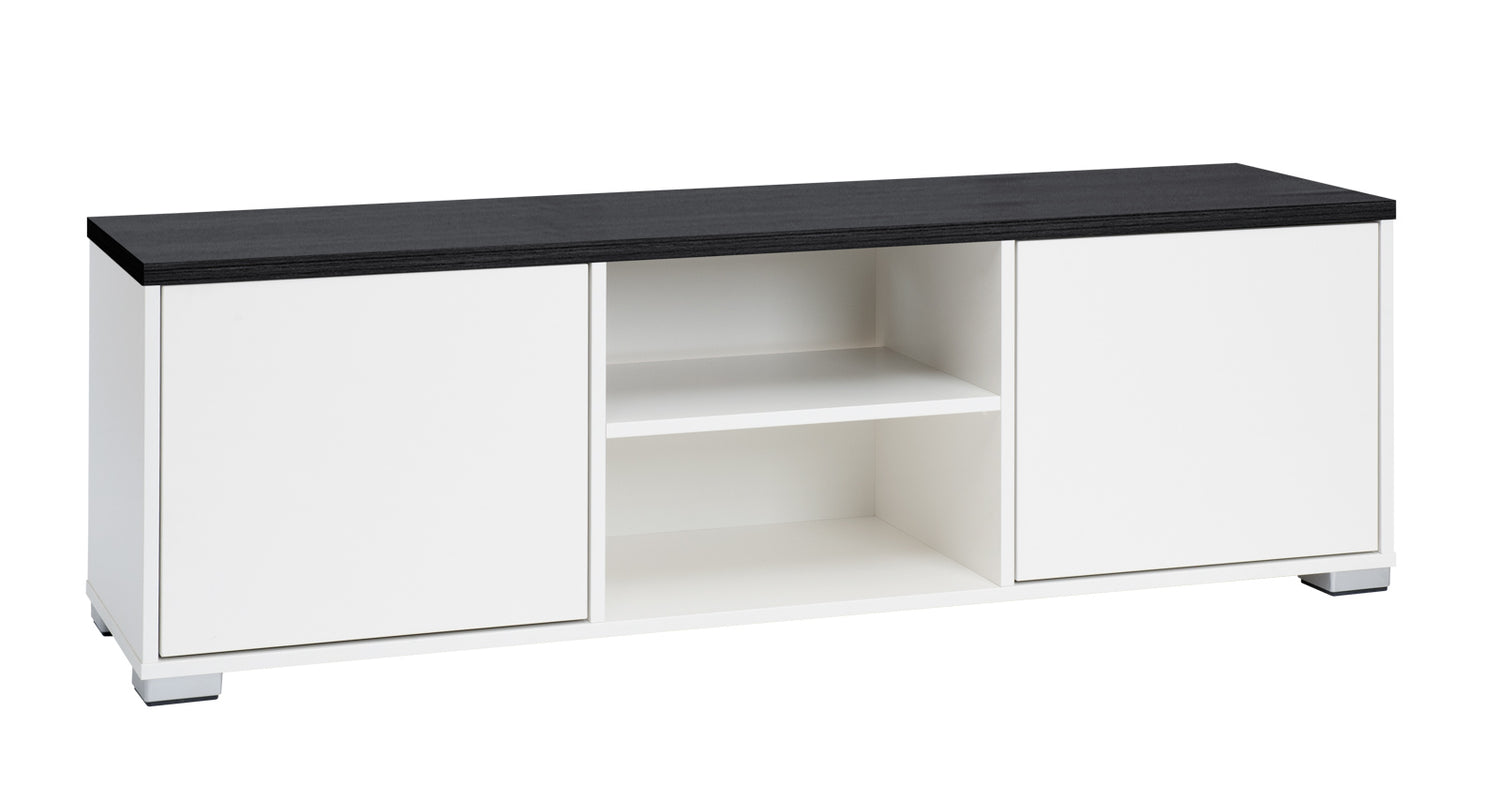 Kuvassa on 144 cm leveä valkoinen Kivi-sarjan tv-taso mustalla kannella ja hopeanvärisillä muovijaloilla.