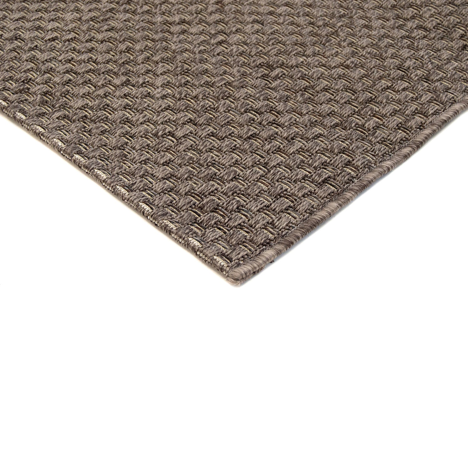 Kuvassa Louhi-maton kulma, jonka väri on harmaanruskea.