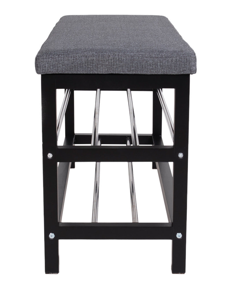 Padova-eteispenkin alapuolella on säilytystilaa kengille.