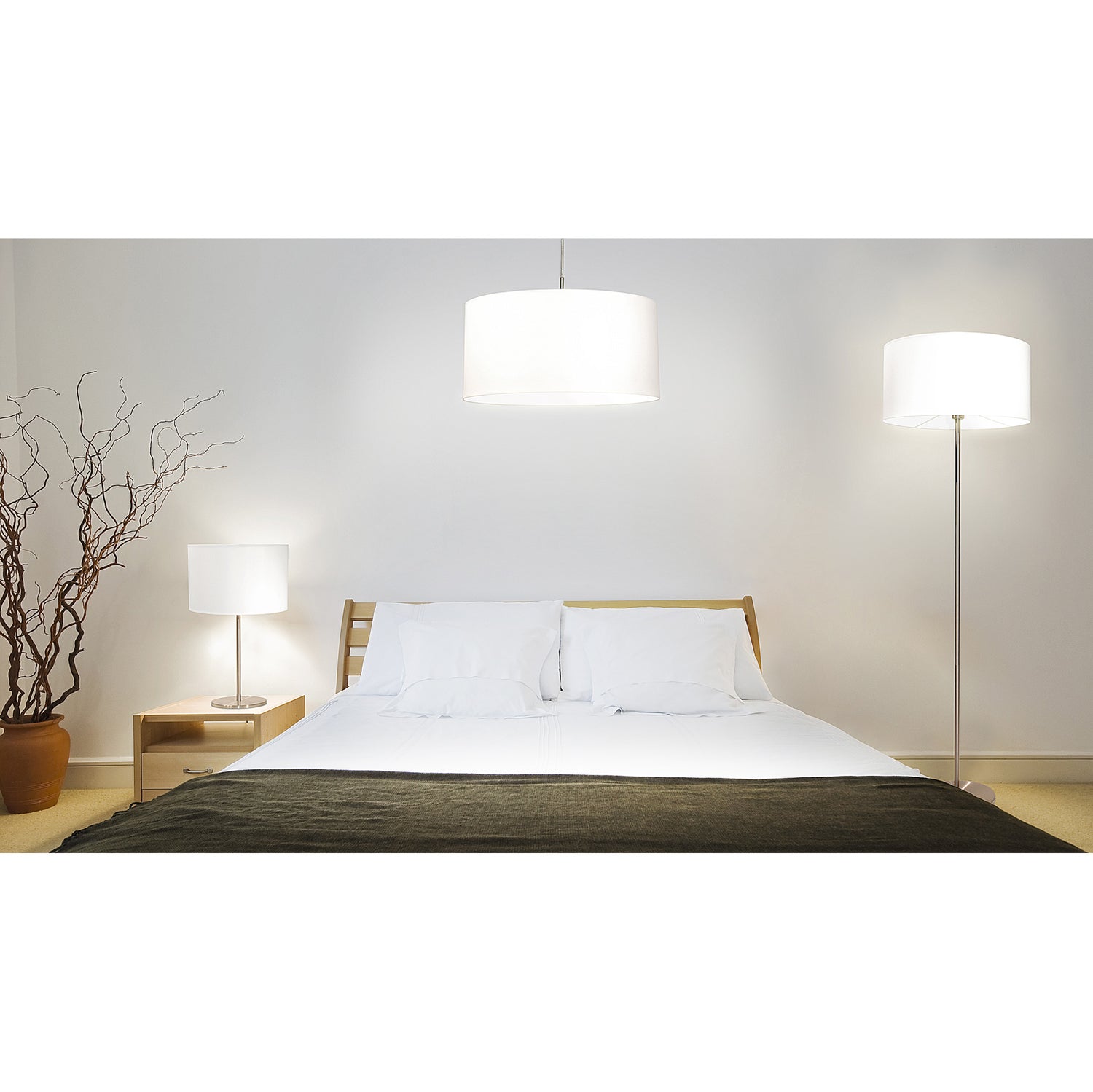 Philadelphia-pöytävalaisin sopii erinomaisesti esimerkiksi olohuoneeseen tai makuuhuoneeseen valonlähteeksi. Sarjaan on saatavana myös lattiavalaisin.