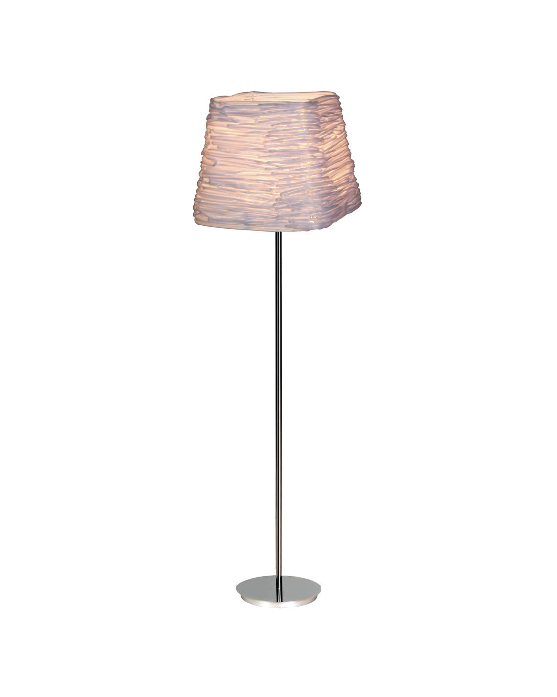 Kaunis ja elegantti Savoy-lattiavalaisin päästää valon läpi korostaen pinnan kuviointia.
