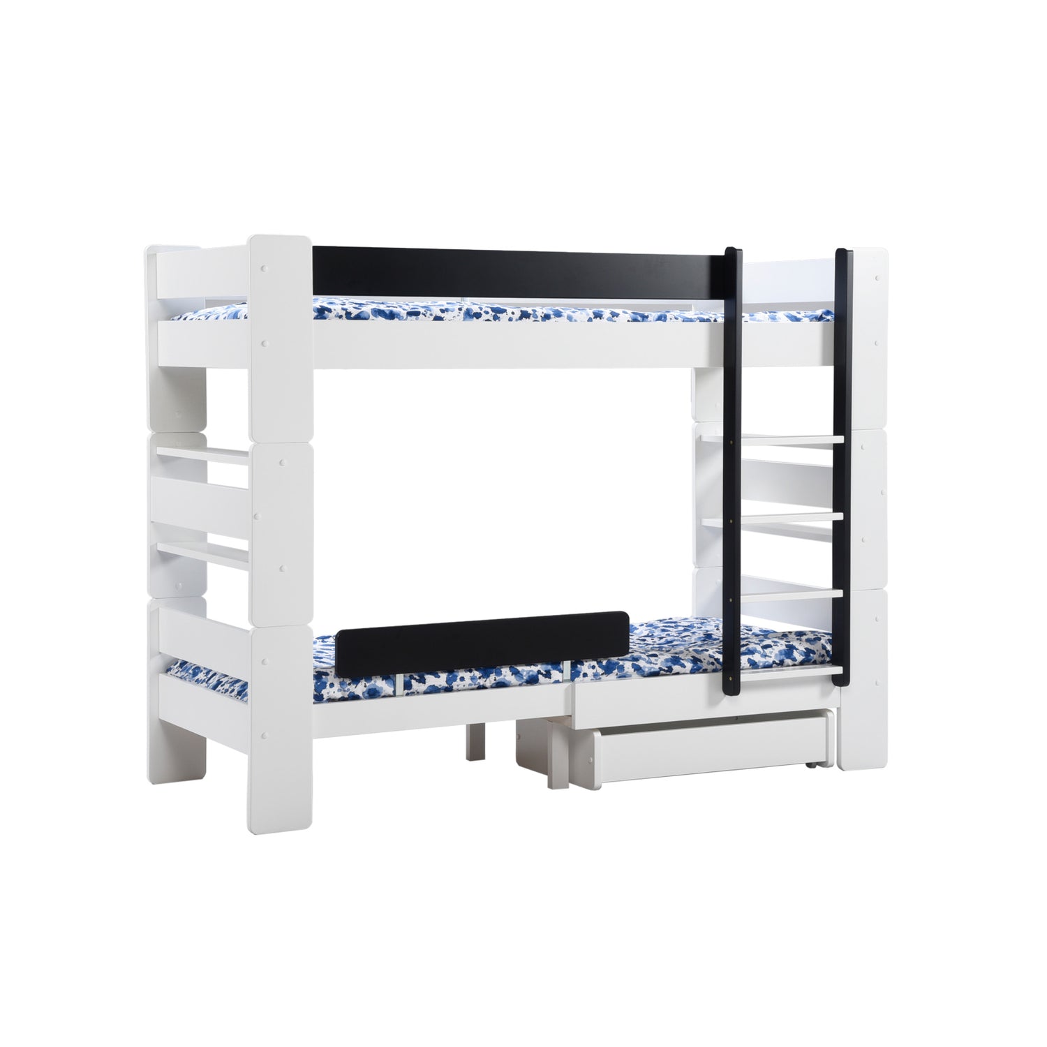 Kuvassa on alasänkynä jatkettava mustavalkoinen Unipuu-sänky, josta on rakennettu Stemma-verkkokaupasta ja myymälöistä saatavilla Unipuu-lisäosilla kerrossänky. Kuvassa on myöskin lisävarusteena myytävä sängynaluslaatikko. Patja ja petivaatteet myydään erikseen.