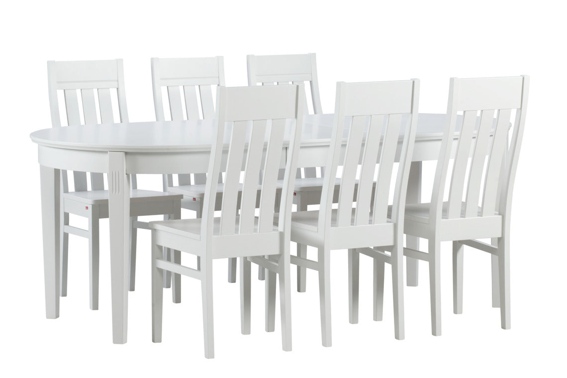 Kanerva-tuolit ja jatkettava Kanerva-pöytä.