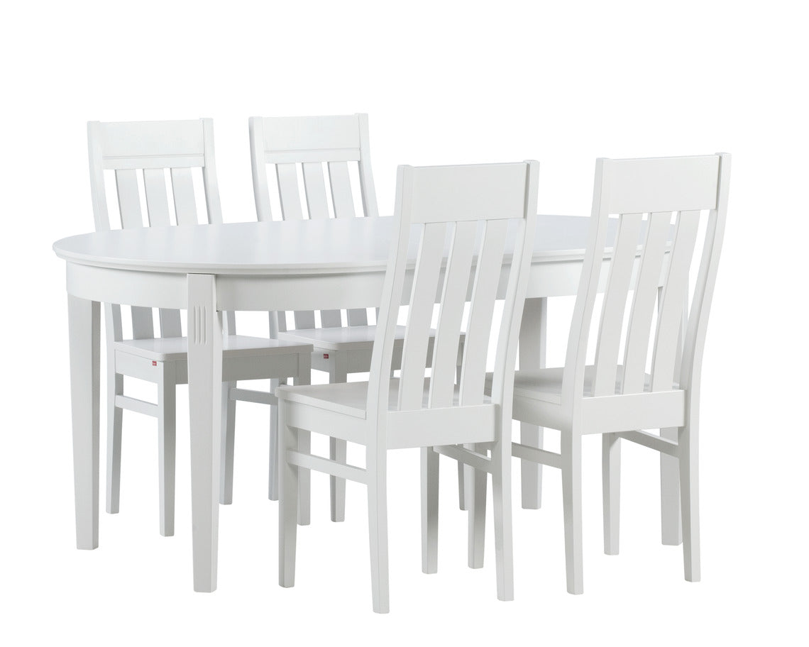 Kanerva-ruokapöytä, kun jatko-osa ei ole käytössä. Tässä ryhmässä lisäksi 4 Kanerva-tuolia.