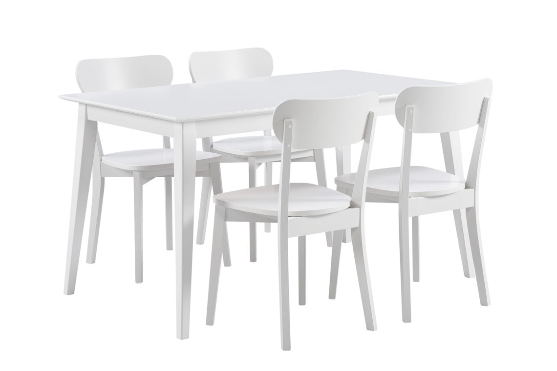 Valkoiset Laine-tuolit neljän hengen Laine-pöydän kanssa.