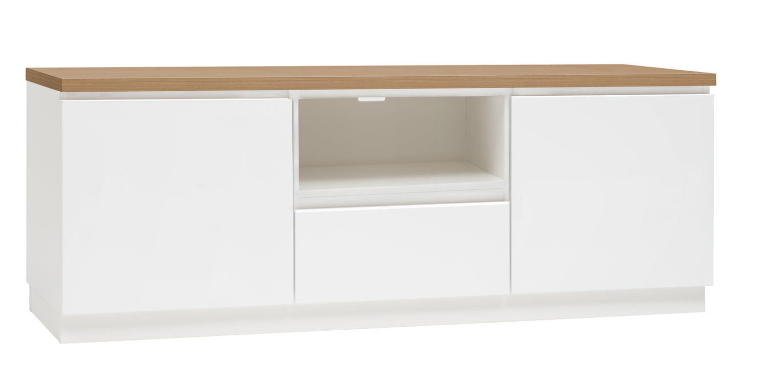 Kuvassa on 137 cm leveä valkoinen Viiva-sarjan tv-taso tammenvärisellä kannella ja valkoisella jalkasokkelilla.