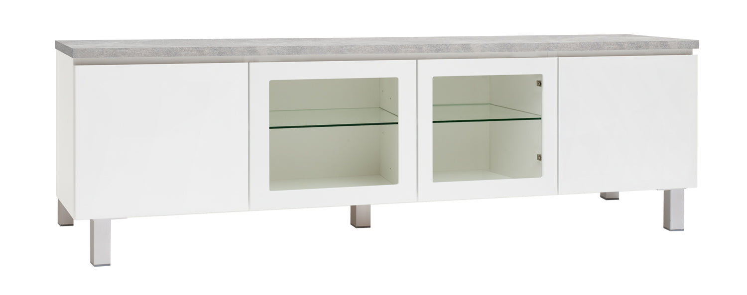 Kuvassa on 184 cm leveä valkoinen Viiva-sarjan tv-taso harmaalla betonijäljitelmän sävyisellä kannella ja hopeanvärisillä alumiinijaloilla. Kuvasta poiketen tasossa on keskellä yhtenäinen tila ilman väliseinää, 88 cm leveällä lasihyllyllä.